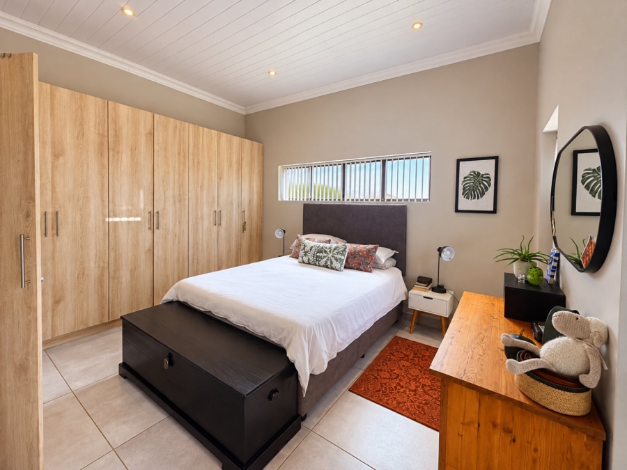 3 Bedroom Property for Sale in Outeniquasbosch Western Cape